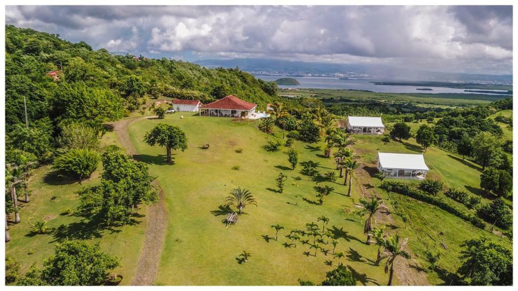 Villa 1 De Standing 80M2 Avec Piscine Et Vue Imprenable Sur La Mer Et Sur La Campagne Riviere-Salee Eksteriør bilde